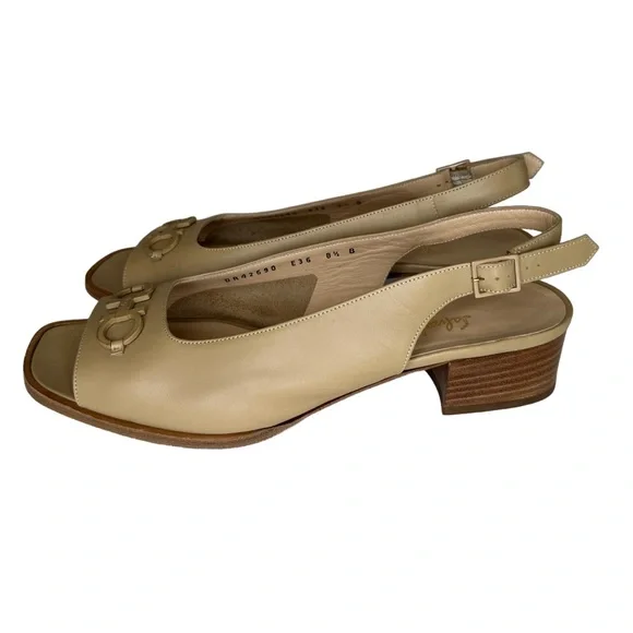 Salvatore Ferragamo Made in Italy Leather Women’s Sandals - Size: 8 1/2 B - Picture 4 of 16